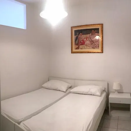 Leda Apartman